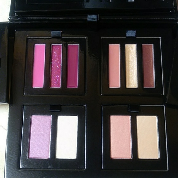 Avon Mega Mix'n Go Makeup Palette eyeshadow lips blushes highlighters New - Picture 3 of 8